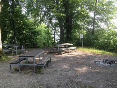 Beim Hands on Anlass soll die Feuerstelle und der Zaun erneuert und ein Weg zum Freudenberg ausgebessert werden