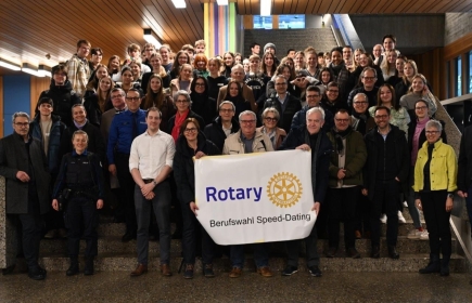 Die Teilnehmenden, Lernende und RotarierInnen aus St. Gallen: was tun Sie? darf ich fragen....